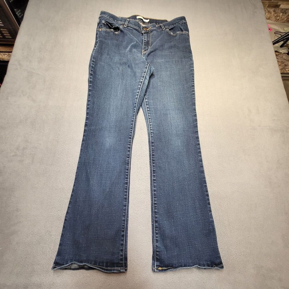 Levis Jeans Womens 32 Blue Classic Boot Cut Stretch Distressed Denim